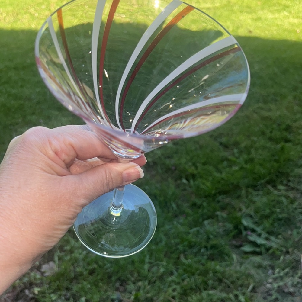 Pier 1 Elegant Swirl Martini Glass - Picture 3 of 6